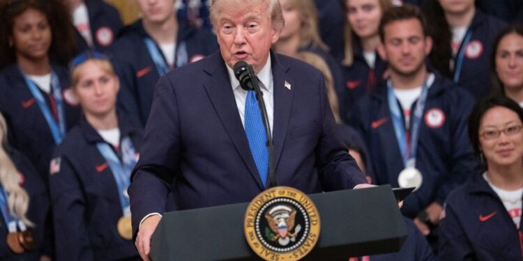 Nombra Trump a Will Scharf, su exabogado, como asistente y asesor jurídico clave en la Casa Blanca