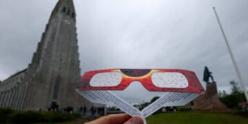El cielo de Islandia hará historia: llega su primer eclipse total de Sol en casi seis siglos