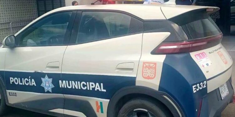 Sujeto ligado al crimen organizado y su pareja, entre los tres cuerpos hallados en una camioneta de lujo en Hermosillo