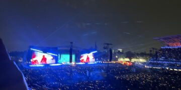 El Estadio GNP se convirtió en un panal: Enjambre reunió a 65 mil voces en una noche de amor y memoria