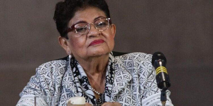 La ANAD defiende a Ernestina Godoy Ramos ante ‘campaña de desprestigio’