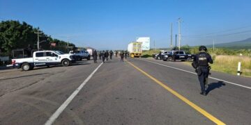 Detienen a nueve integrantes del CJNG ligados a ‘El Tío Lako’ y liberan nueve puntos carreteros en Michoacán