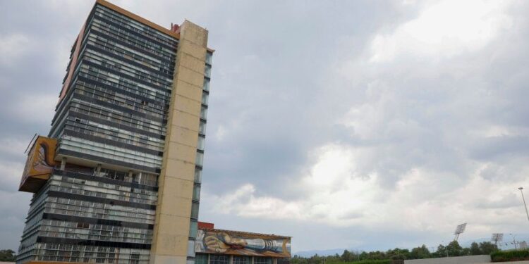 Retoma UNAM exámenes presenciales tras el revés de la evaluación en línea y los desafíos de la IA