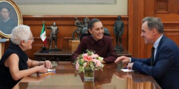 Sheinbaum se reúne con el historiador Niall Ferguson y abordan relación México-EU