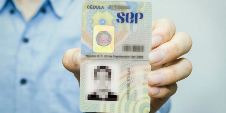 Aumentan casos de usurpación profesional en México