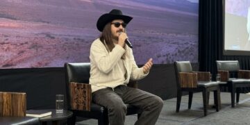 Carlos Sadness celebra una década de conexión con México