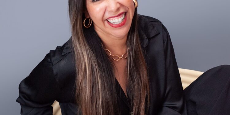 Laura Bringas: «el nuevo analfabetismo digital es tener redes sociales y no saber utilizarlas»
