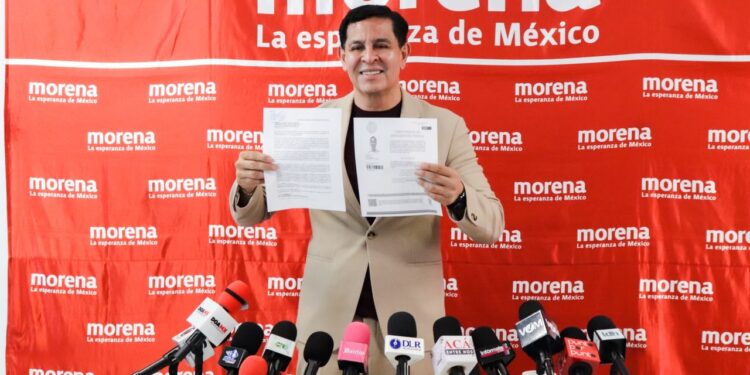 Juan Ángel Flores formaliza aspiración para coordinar Morena en Cuernavaca