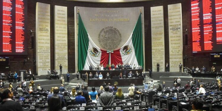 Avalan diputados en lo general reforma para prohibir la doble nacionalidad a gobernantes y candidatos