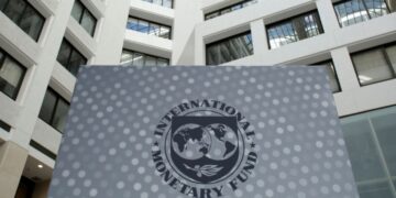 La IA podría aumentar la productividad en Europa, pero agravar las desigualdades, advierte el FMI