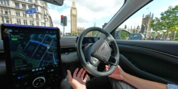 ¡Londres estrena robotaxis! 20 vehículos autónomos comienzan a circular este jueves