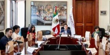 Recibe Mario Delgado Carrillo al equipo mexicano que obtuvo el segundo lugar en la 41ª. Olimpiada Iberoamericana de Matemáticas (OIM)