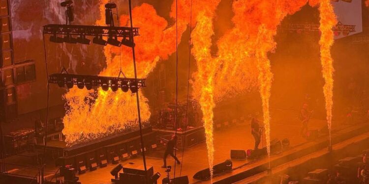 Slayer desata el infierno en el Palacio de los Deportes con una noche de fuego, velocidad y thrash metal