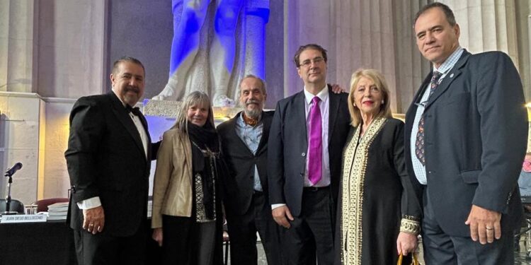 No hay apoyo gubernamental al arte mexicano: Paul Achar