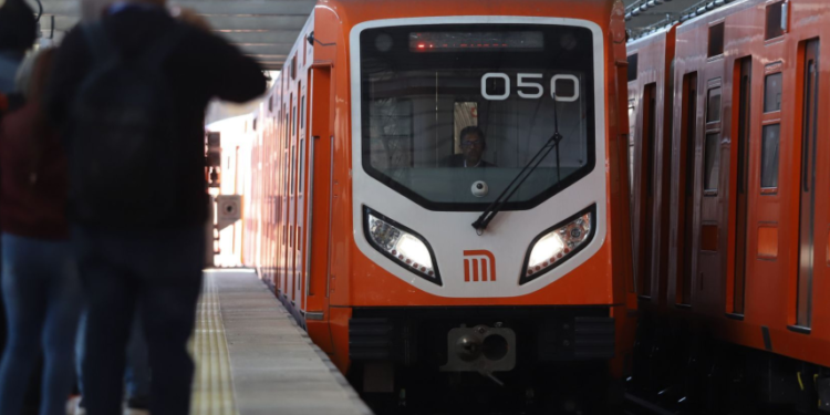 Oposición acusa fallas en la remodelación de la Línea 1 del Metro