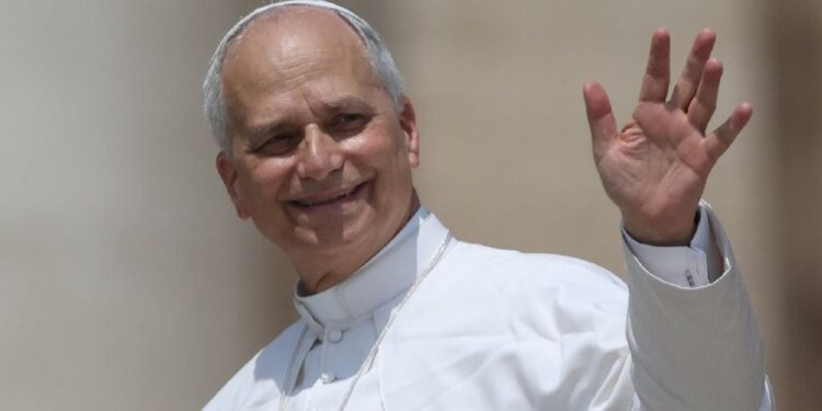 El papa León XIV anuncia que se someterá a una operación de pulmón antes de su gira por Latinoamérica