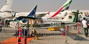 Desplome de un avión de entrenamiento militar ocasiona la muerte de sus dos pilotos en Pakistán