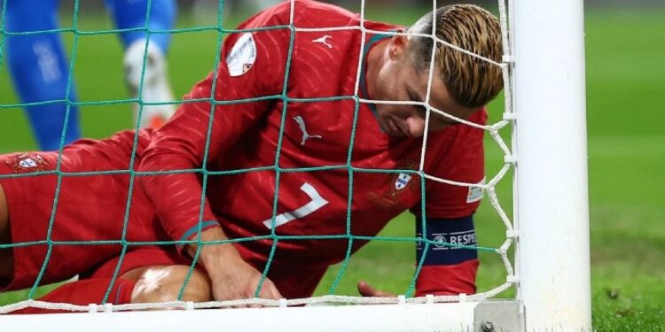 Cristiano Ronaldo es suspendido 30 días y multado con 285 dólares por la Federación Portuguesa tras dejar a su selección