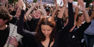 Grecia se suma a las marchas en Europa: estudiantes y docentes exigen viviendas asequibles