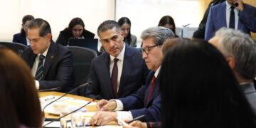 García Harfuch reporta 33 detenidos por asesinato de Carlos Manzo; FGR decidirá si atrae el caso
