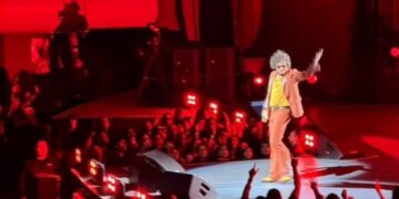 Diez años después, Bunbury vuelve a casa: el Auditorio Nacional lo recibe con los brazos abiertos