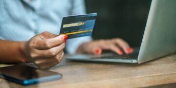 Debut bancario de Nu en México revela morosidad y créditos con CAT superior al 140%