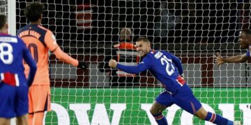 PSG se impone en casa y termina con el invicto del Barcelona